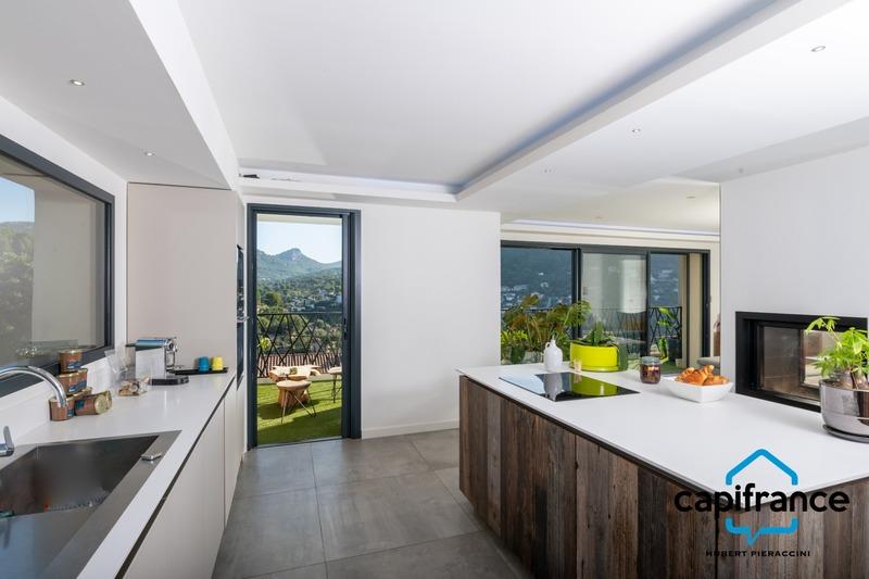 Maison - 172 m² - 7 pièces