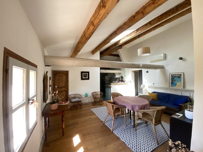 Maison - 360 m² - 8 pièces