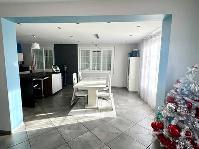 Maison - 163 m² - 5 pièces