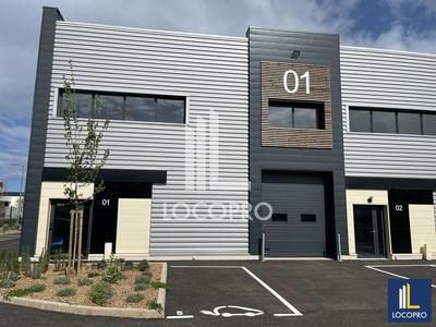 Local d'activité / Entrepôt - 266 m²