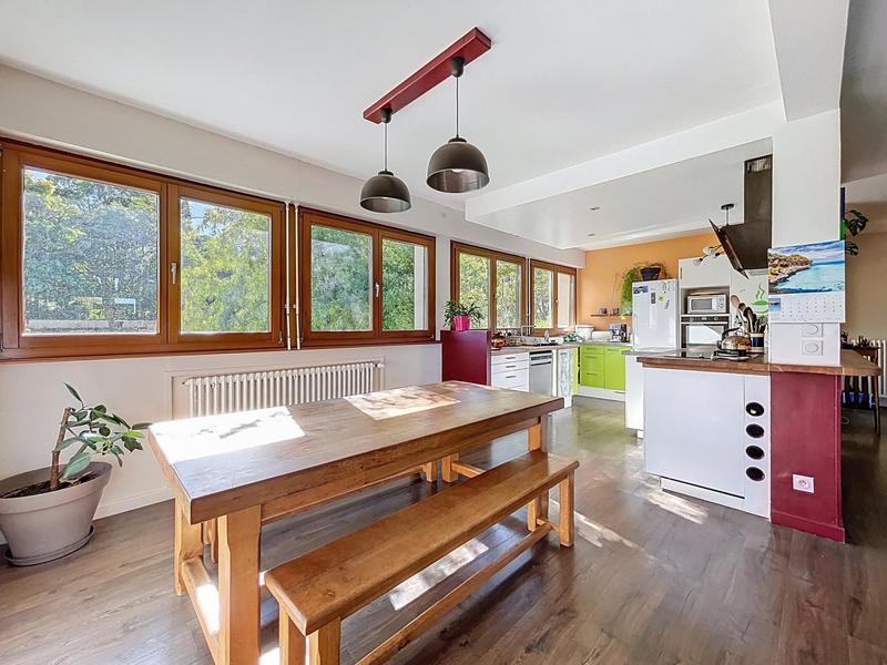 Maison - 205 m² - 8 pièces