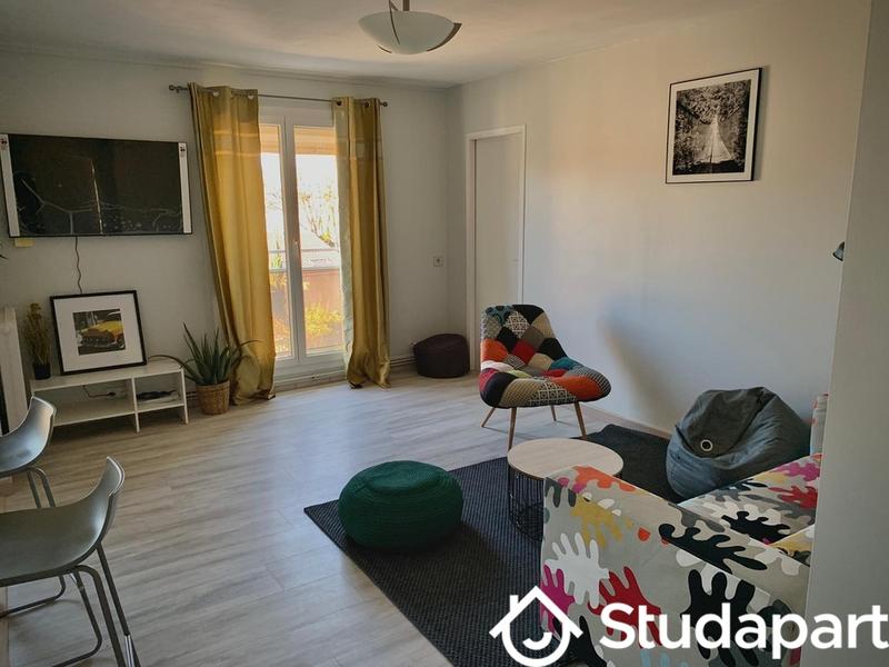 Chambre - 11 m² - 1 pièce