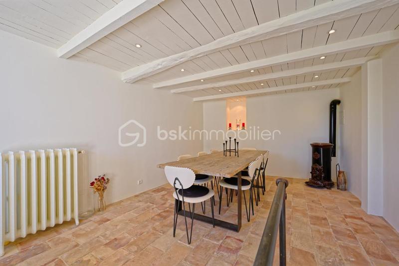 Demeure - 354 m² - 9 pièces