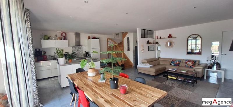 Maison - 145 m² - 7 pièces