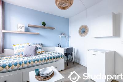 Chambre - 10 m² - 1 pièce