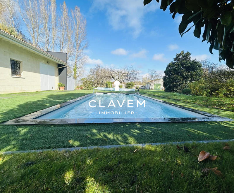 Maison - 208 m² - 7 pièces