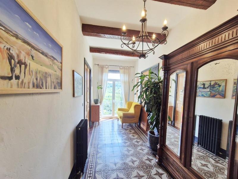 Maison - 405 m² - 15 pièces