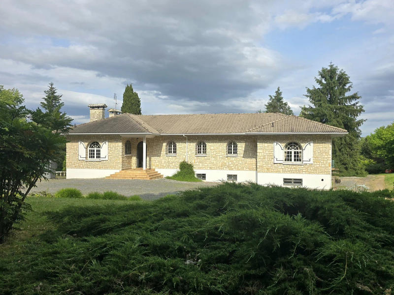 Maison - 322 m² - 11 pièces