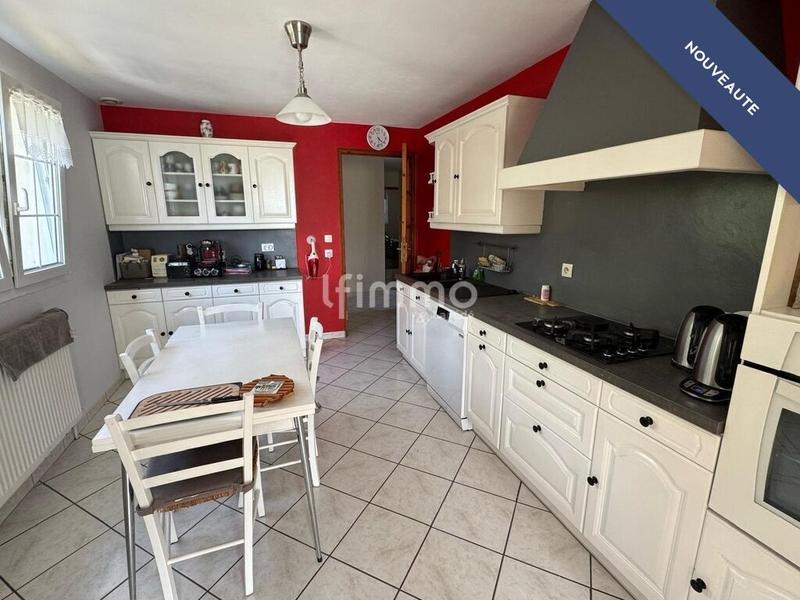 Maison - 212 m² - 8 pièces