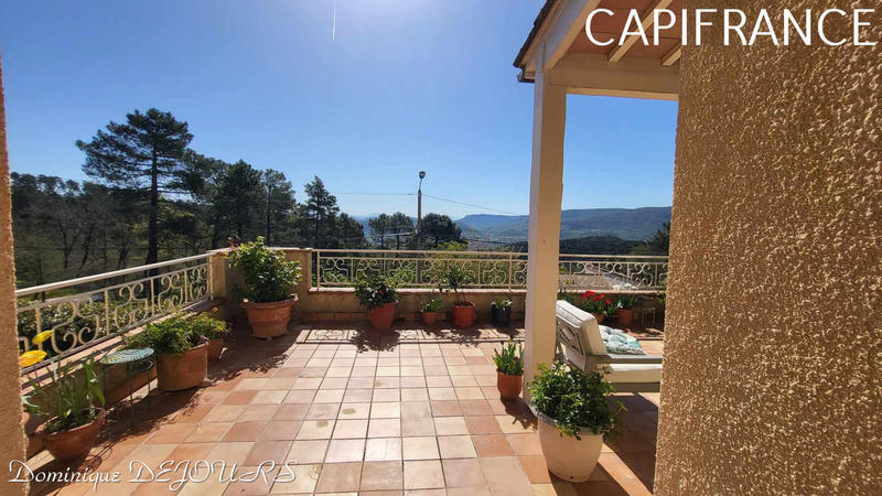 Maison - 250 m² - 8 pièces