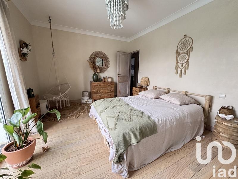 Maison - 250 m² - 8 pièces