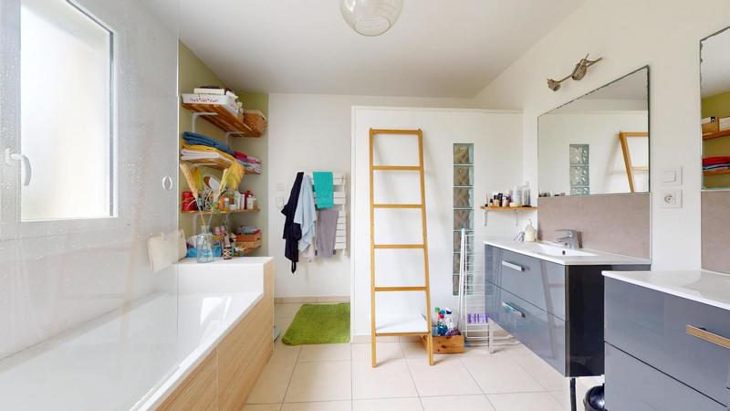 Maison - 157 m² - 6 pièces