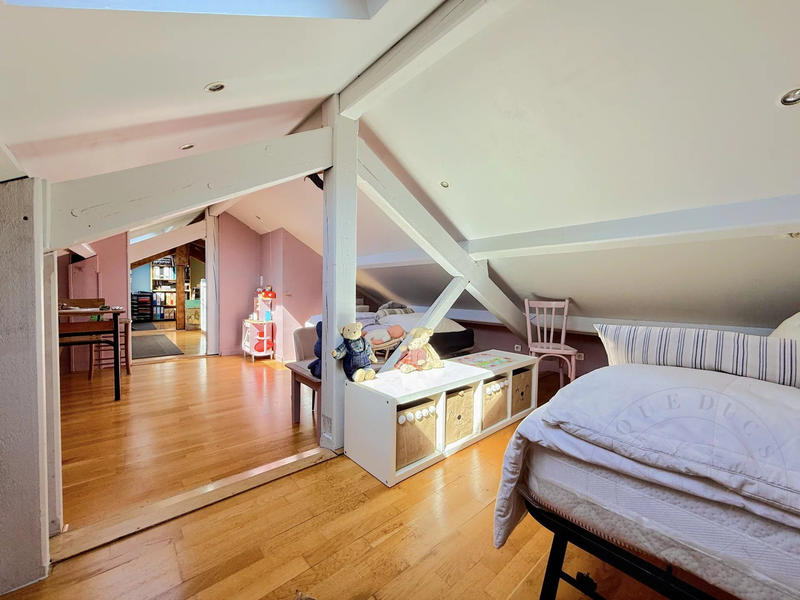 Villa - 200 m² - 8 pièces