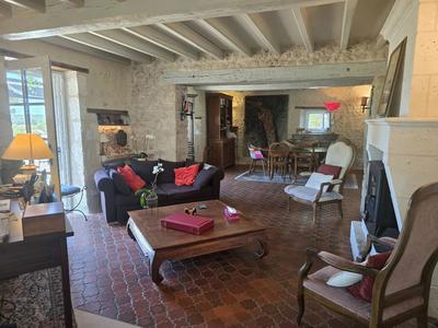 Maison traditionnelle - 176 m² - 8 pièces