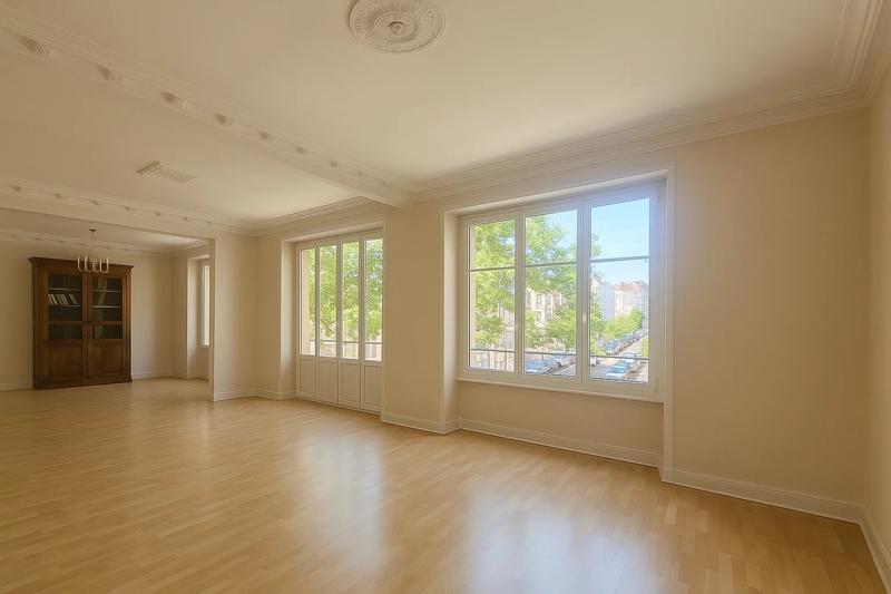 Appartement - 126 m² - 6 pièces