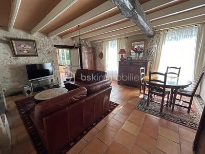 Maison en pierre - 230 m² - 8 pièces
