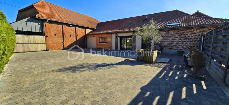 Propriété - 260 m² - 10 pièces