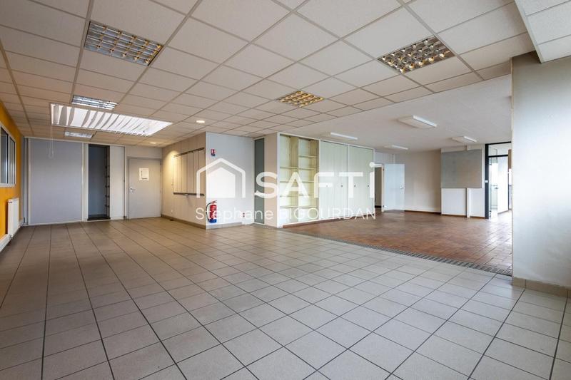 Local commercial - 3 178 m² - 10 pièces