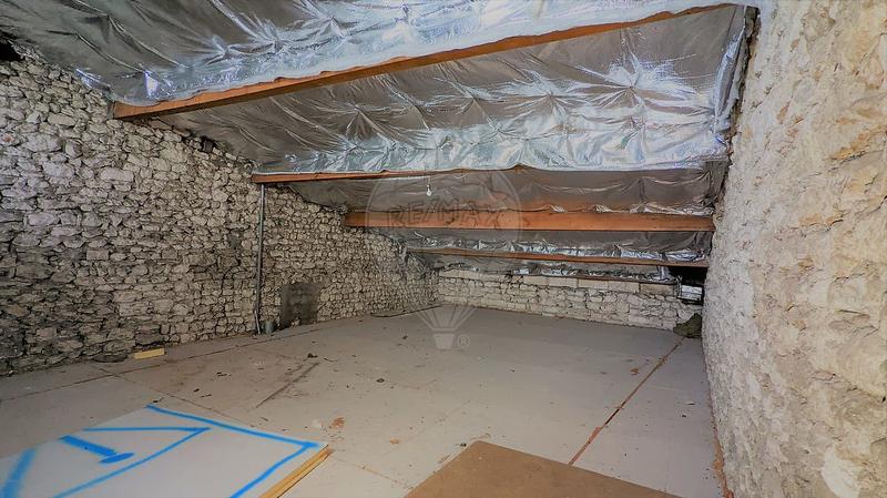 Maison - 280 m² - 8 pièces