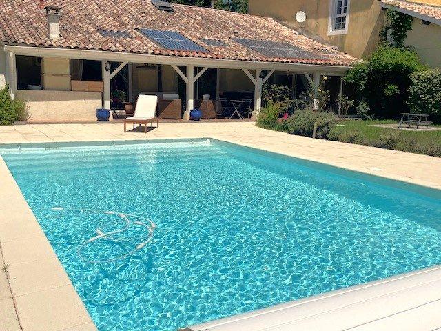 Maison - 203 m² - 10 pièces