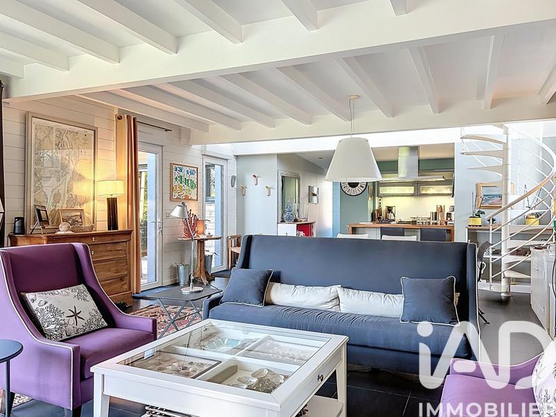 Maison - 170 m² - 9 pièces