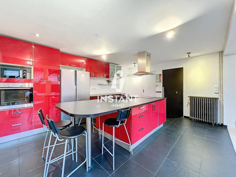 Loft - 135 m² - 4 pièces