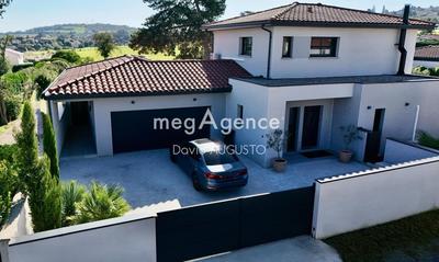 Maison - 193 m² - 6 pièces