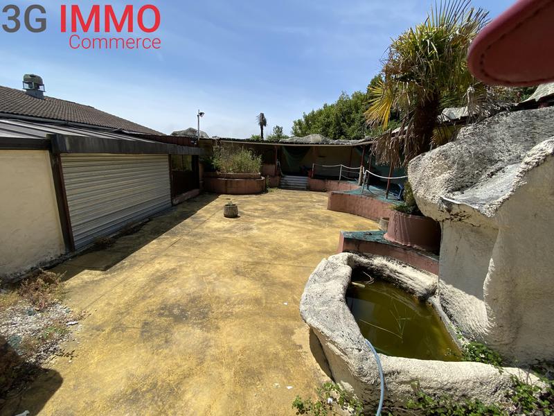 Local commercial - 550 m² - 9 pièces