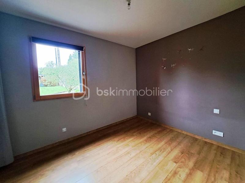 Maison - 168 m² - 8 pièces