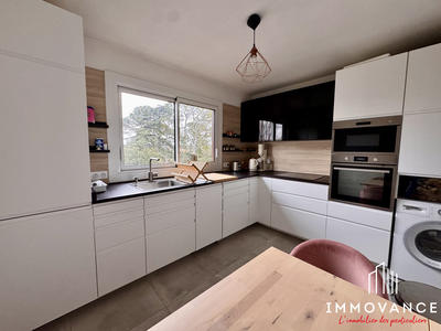 Appartement - 81 m² - 3 pièces