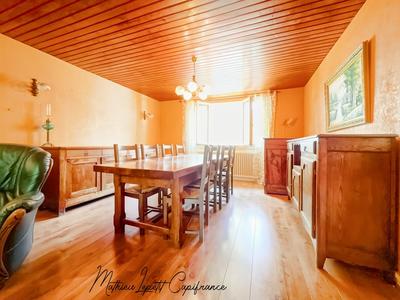 Maison - 264 m² - 8 pièces