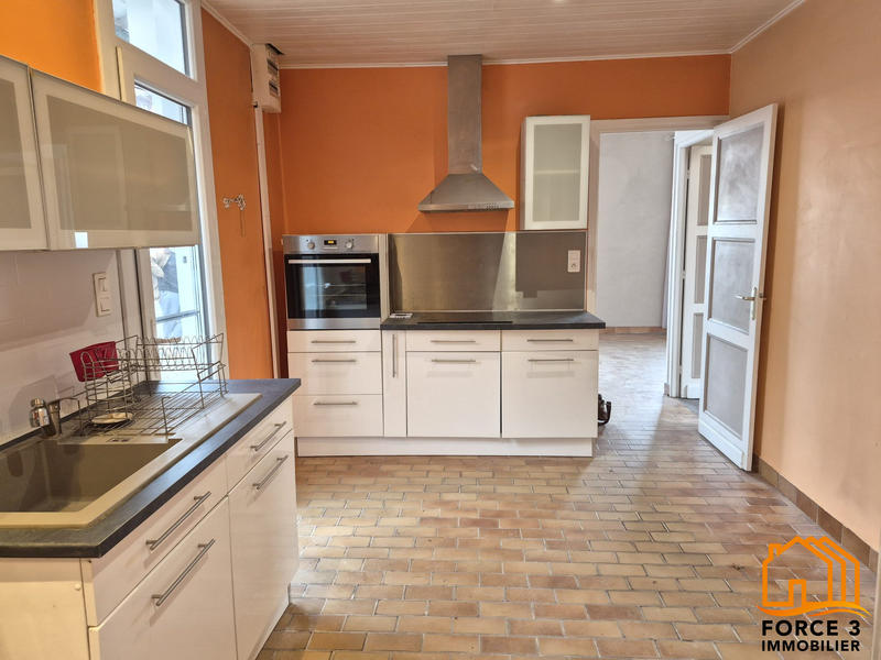 Maison traditionnelle - 94 m² - 4 pièces