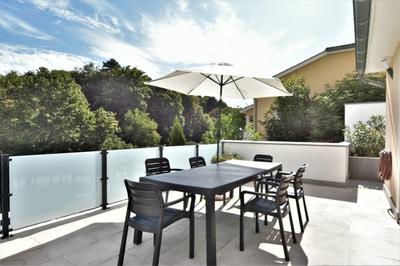 Maison - 201 m² - 6 pièces