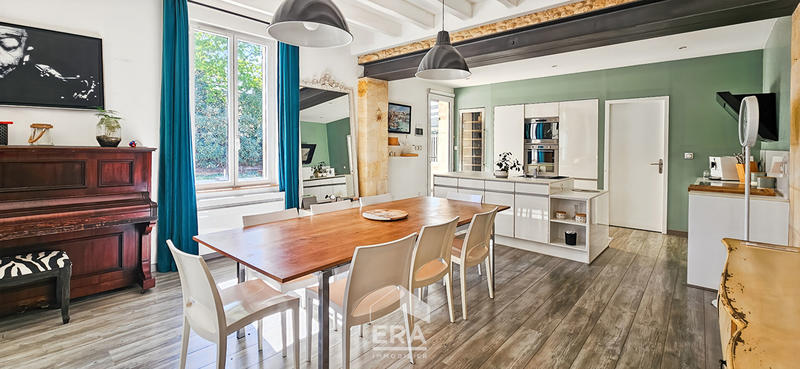 Maison - 180 m² - 5 pièces
