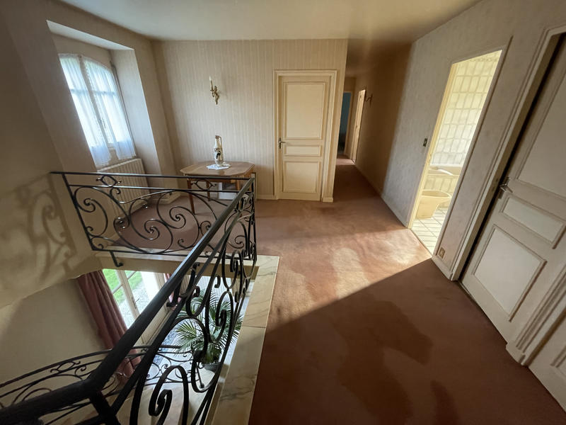 Maison - 300 m² - 12 pièces