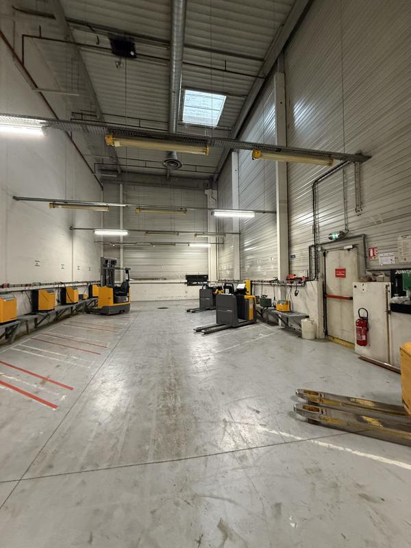 Local d'activités - 12 000 m²