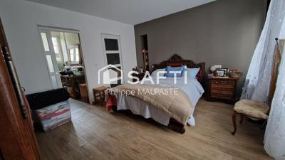 Maison - 215 m² - 10 pièces