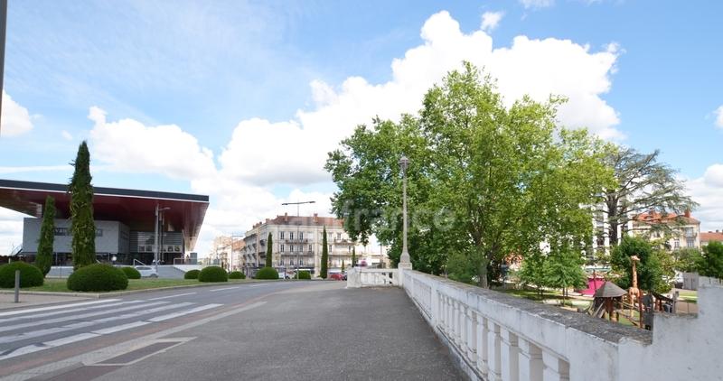 Maison bourgeoise - 395 m² - 11 pièces