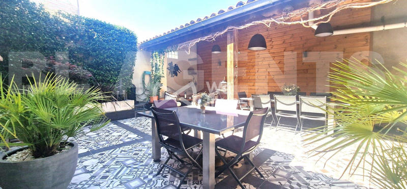 Maison - 220 m² - 7 pièces