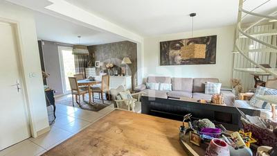 Maison - 79 m² - 5 pièces