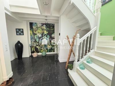 Maison - 255 m² - 10 pièces