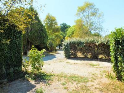 Maison - 1 589 m² - 8 pièces