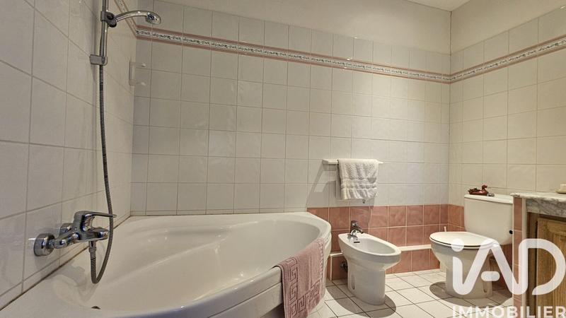 Château - 370 m² - 10 pièces