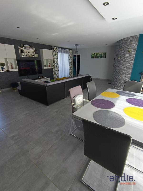 Maison - 206 m² - 8 pièces