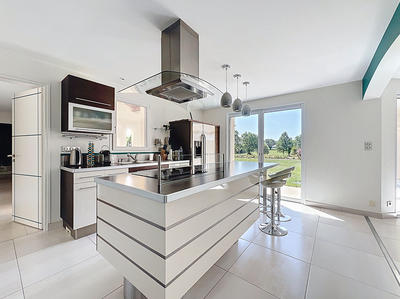 Maison - 177 m² - 7 pièces