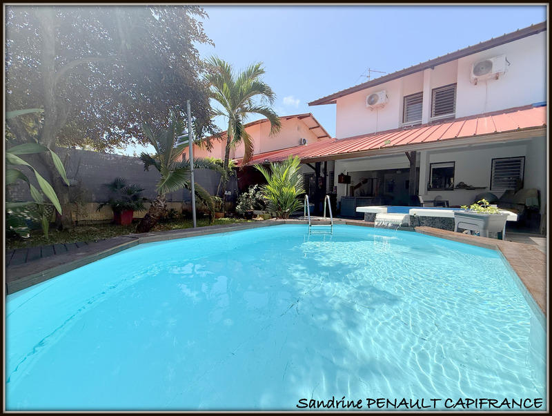 Maison - 97 m² - 5 pièces