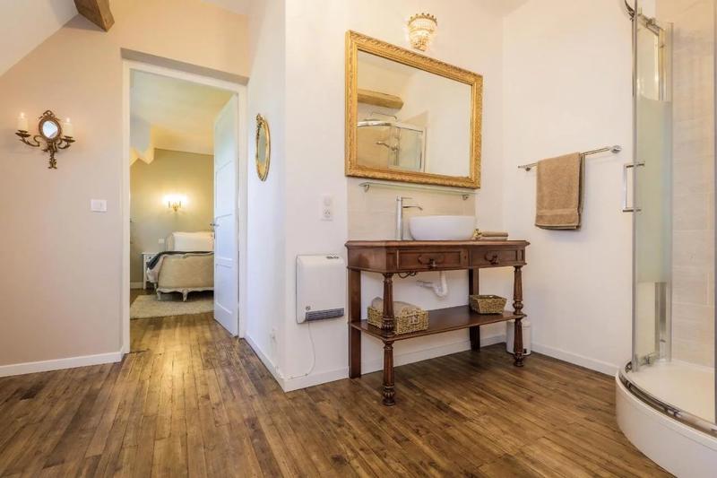 Maison chambre d'hôtes - 217 m² - 8 pièces