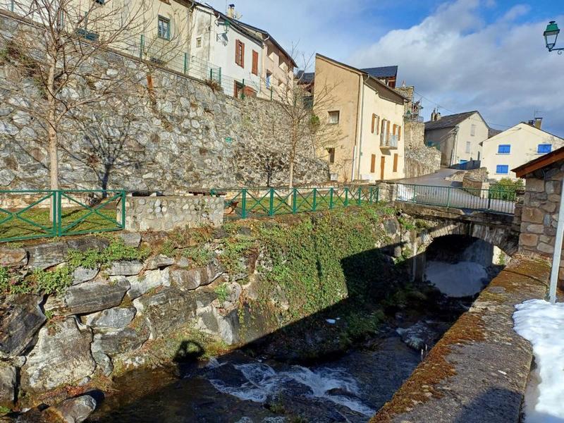 Maison en pierre - 81 m² - 5 pièces