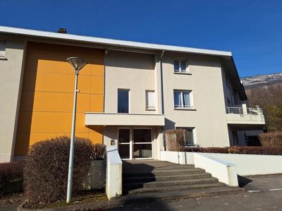 Appartement - 80 m² - 3 pièces