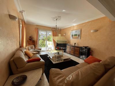 Maison - 260 m² - 7 pièces